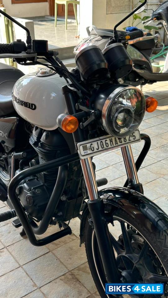 White Royal Enfield Thunderbird X 350 White Royal Enfield Thunderbird X 350