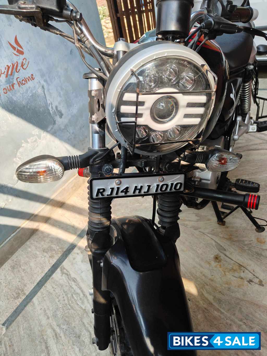 Black And Red Bajaj V15 Black And Red Bajaj V15