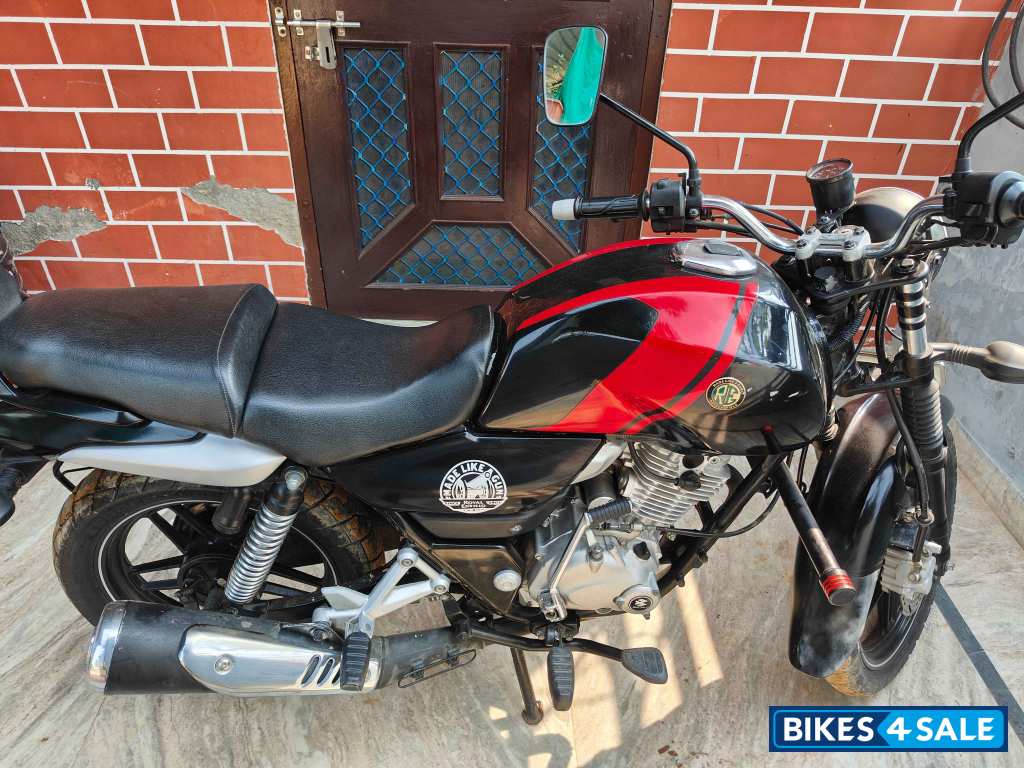 Black And Red Bajaj V15 Black And Red Bajaj V15