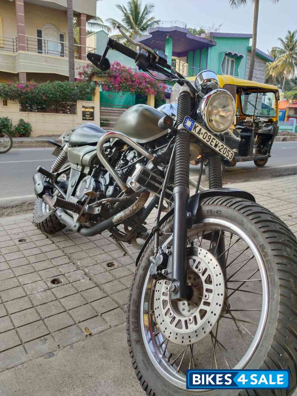 Bajaj Avenger 220 DTS-i