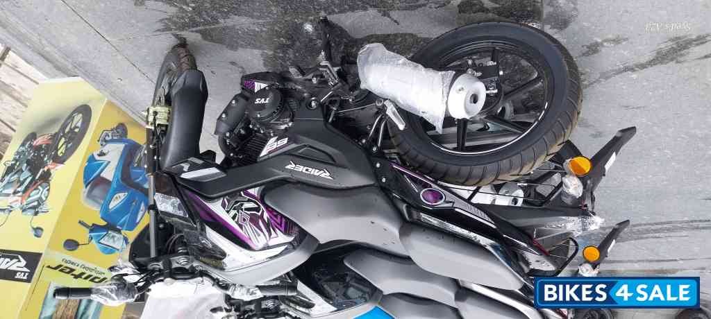 Black TVS Raider 125 Marvel Super Squad Edition Black TVS Raider 125 Marvel Super Squad Edition