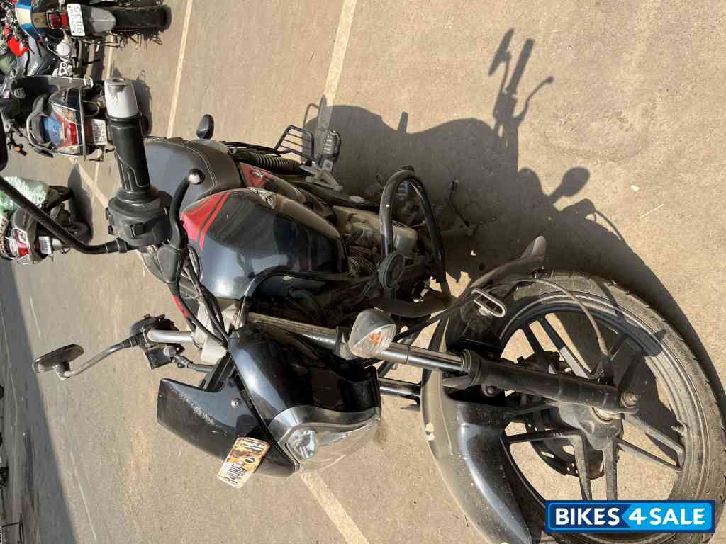 Red And Black Bajaj V15 Red And Black Bajaj V15
