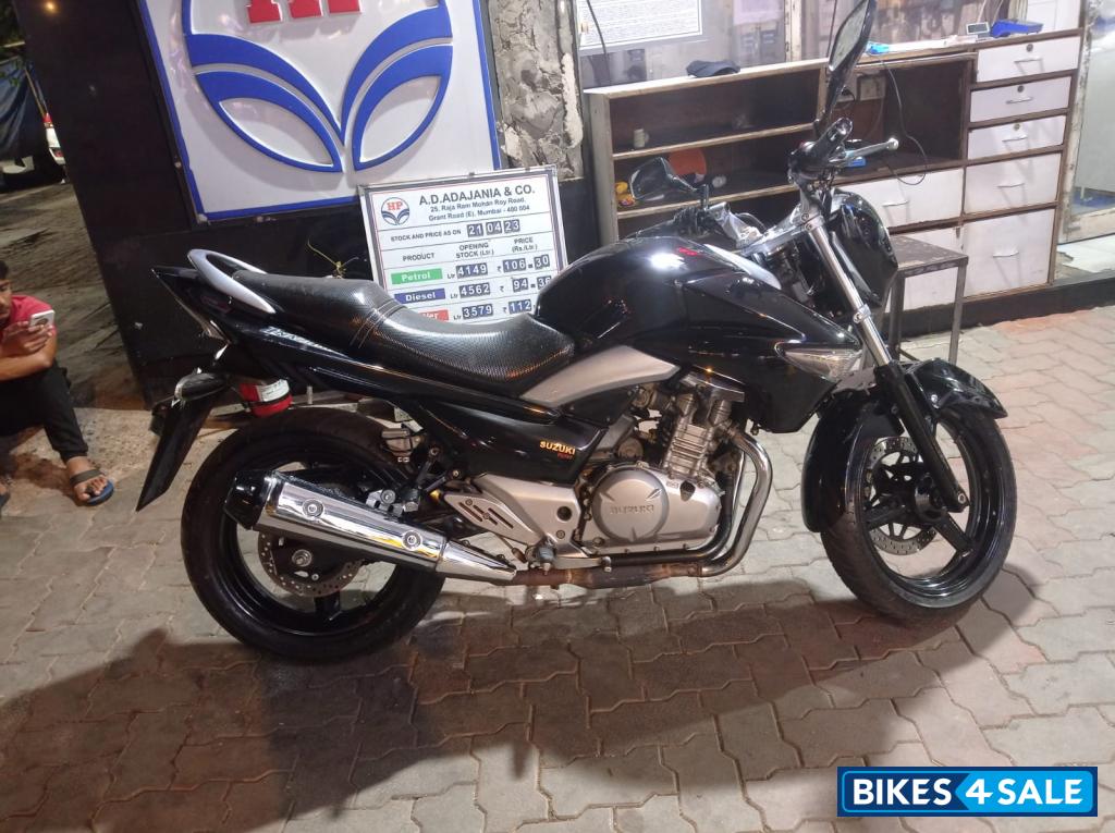 Black Suzuki Inazuma GW250