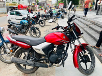 Red Yamaha Saluto 125