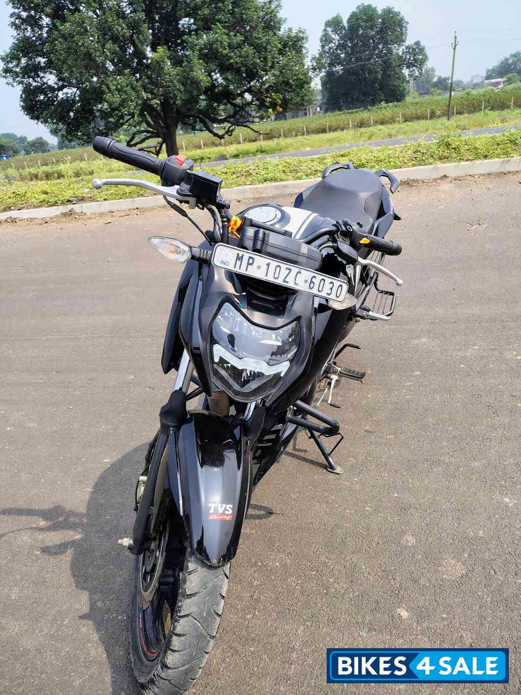 TVS Apache RTR 160 4V TVS Apache RTR 160 4V
