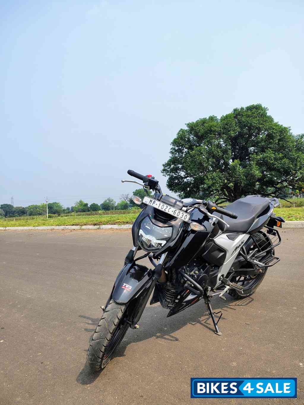 TVS Apache RTR 160 4V TVS Apache RTR 160 4V
