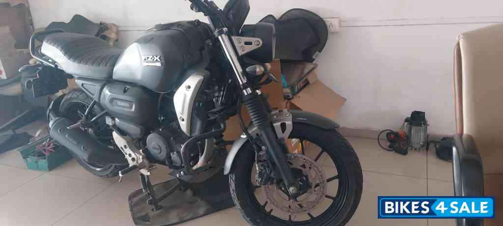 Black Yamaha FZ-X Black Yamaha FZ-X