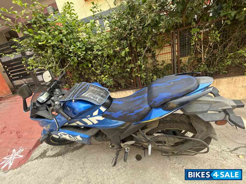 Blue Suzuki Gixxer SF SP Blue Suzuki Gixxer SF SP