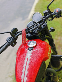 Yezdi Scrambler Dual Tone