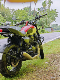 Yezdi Scrambler Dual Tone