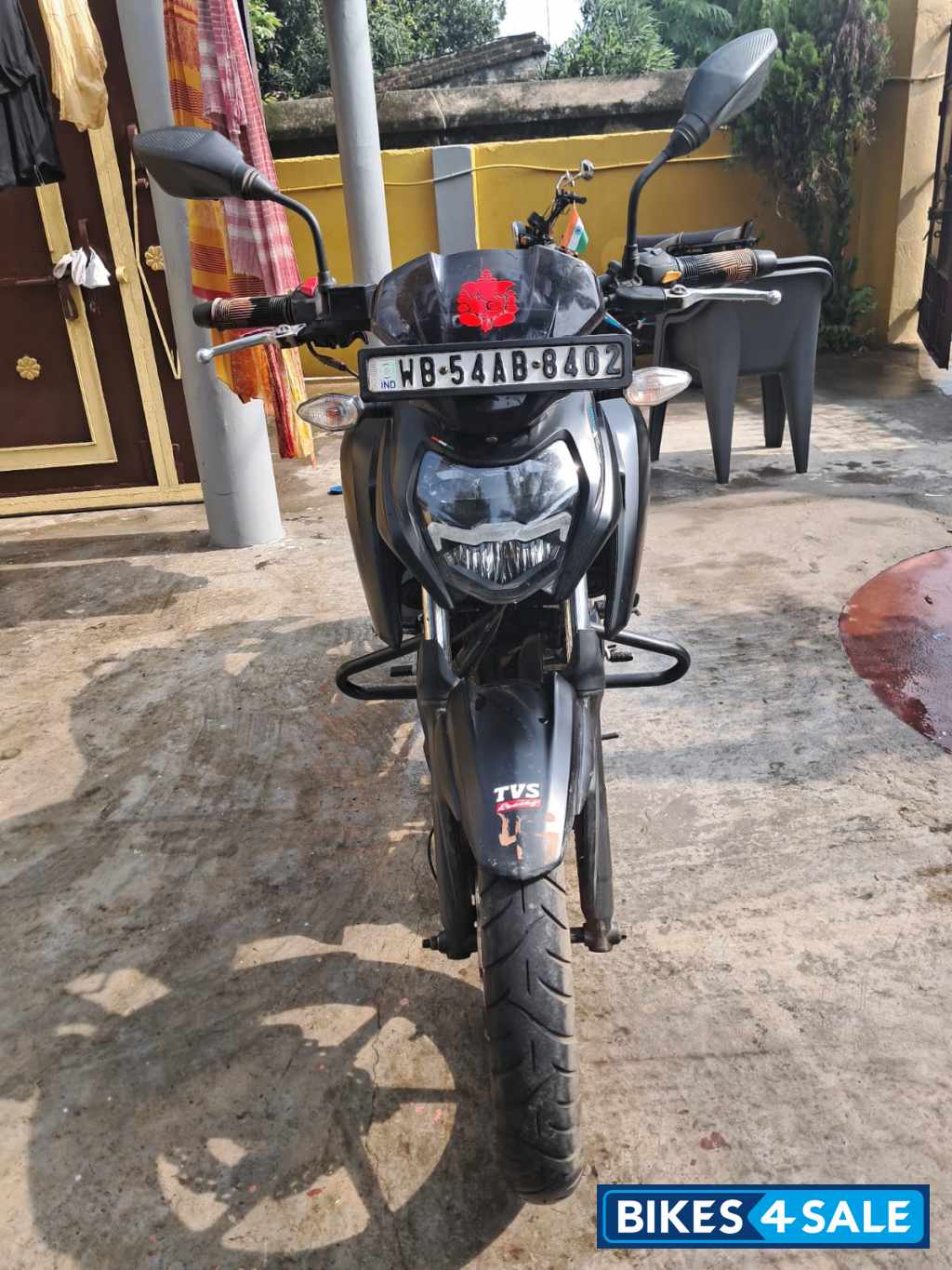 Black With Red Alloy TVS Apache RTR 160 4V Special Edition Black With Red Alloy TVS Apache RTR 160 4V Special Edition