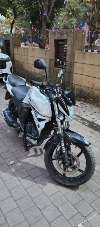 Pearl White Yamaha FZ-S FI V2