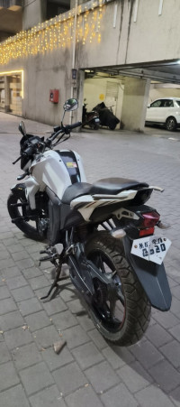 Pearl White Yamaha FZ-S FI V2