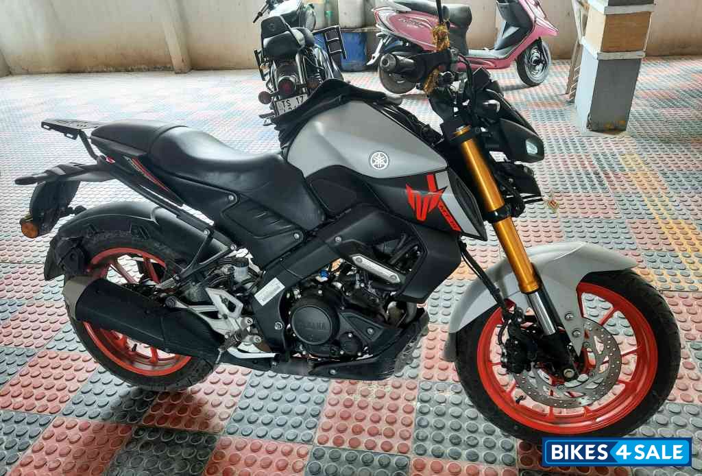 White Orange Yamaha MT-15 Ver 2.0 White Orange Yamaha MT-15 Ver 2.0