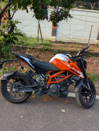 Electronic Orange KTM Duke 125 2024