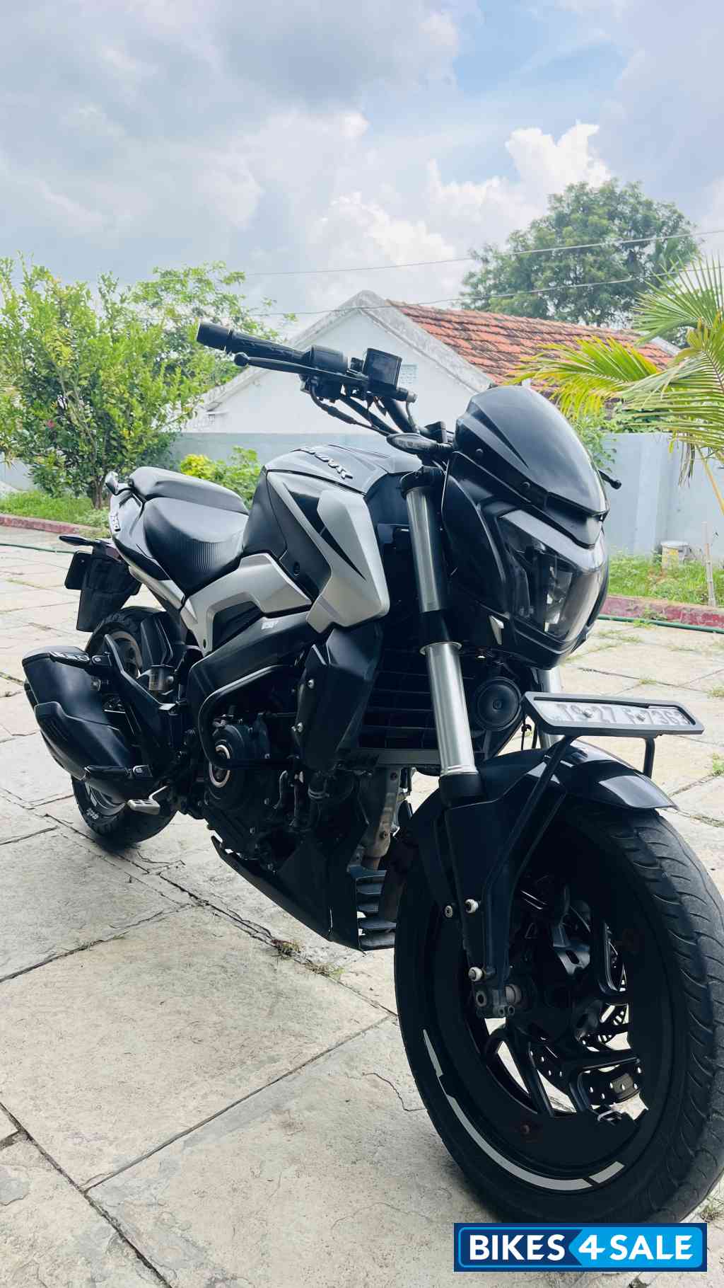 Black Bajaj Dominar 250 Black Bajaj Dominar 250
