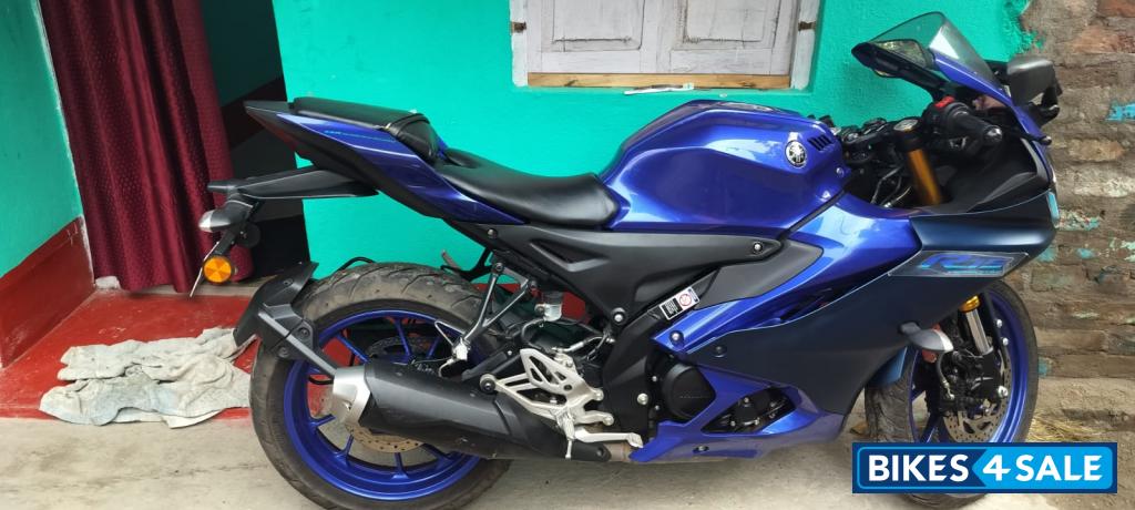 Yamaha R15 V4