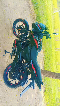 Bajaj Pulsar 125 Carbon Fibre Disc Single Seat 2024 Model