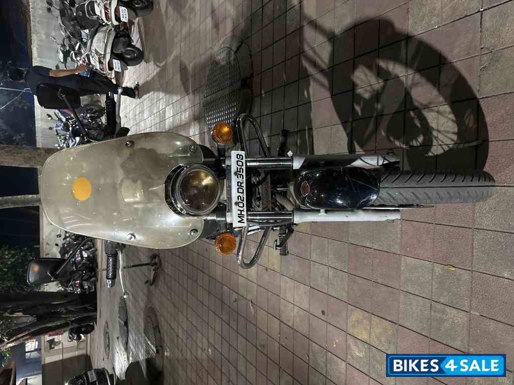 M Green Bajaj Avenger 220 DTS-i M Green Bajaj Avenger 220 DTS-i