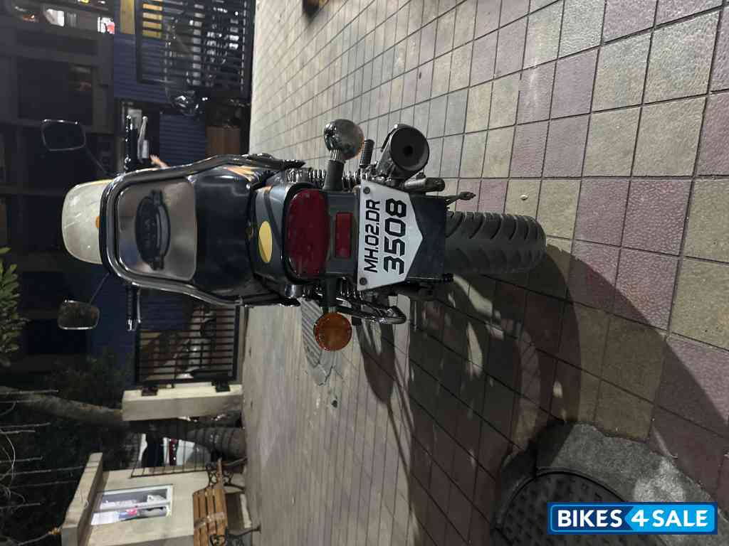 M Green Bajaj Avenger 220 DTS-i M Green Bajaj Avenger 220 DTS-i