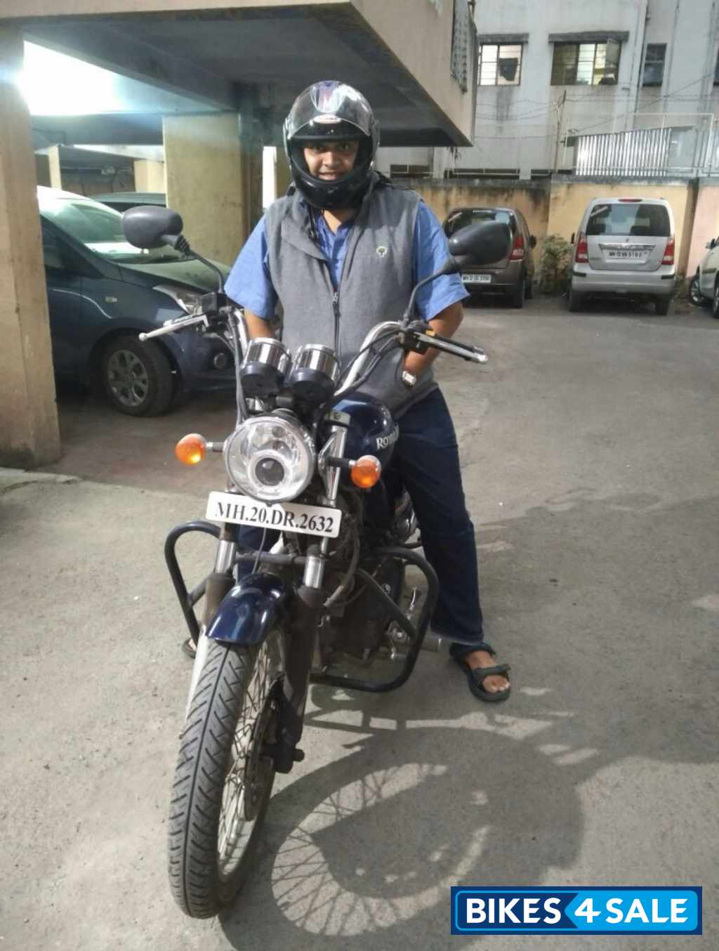 Marine Blue Royal Enfield Thunderbird 350 Marine Blue Royal Enfield Thunderbird 350