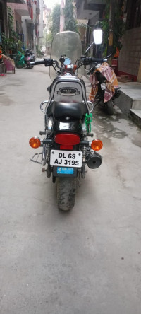 Bajaj Avenger 200 DTS-i