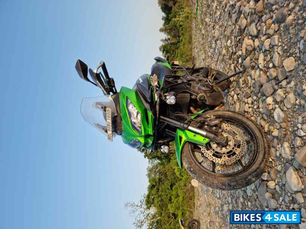 Candy Green Kawasaki Versys 650 Candy Green Kawasaki Versys 650