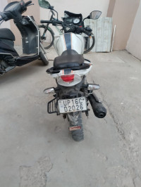 White TVS Apache RTR 160