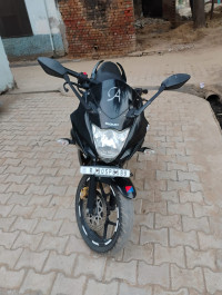 Black Suzuki Gixxer SF