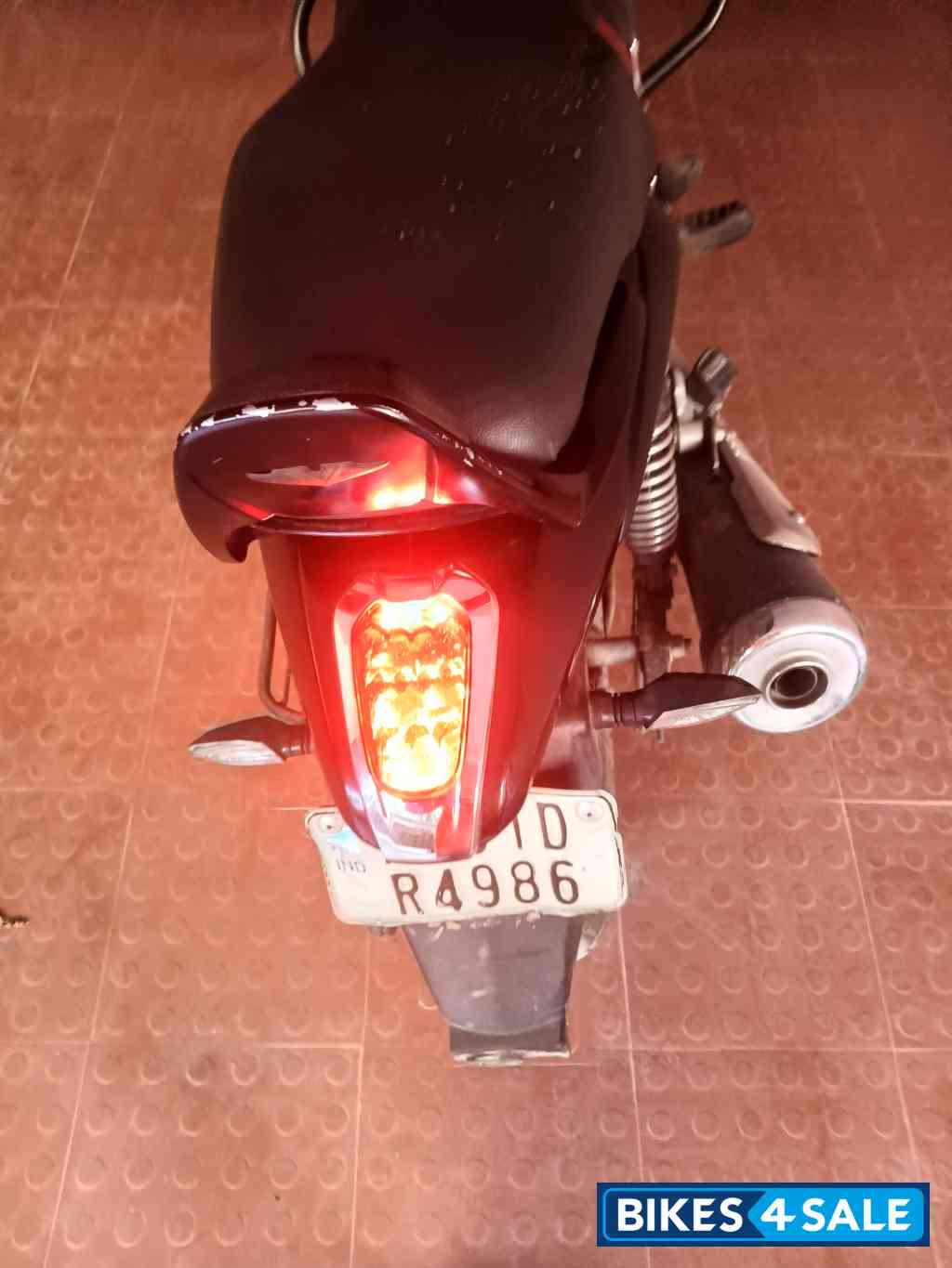 Ebony Black Bajaj V15 Ebony Black Bajaj V15
