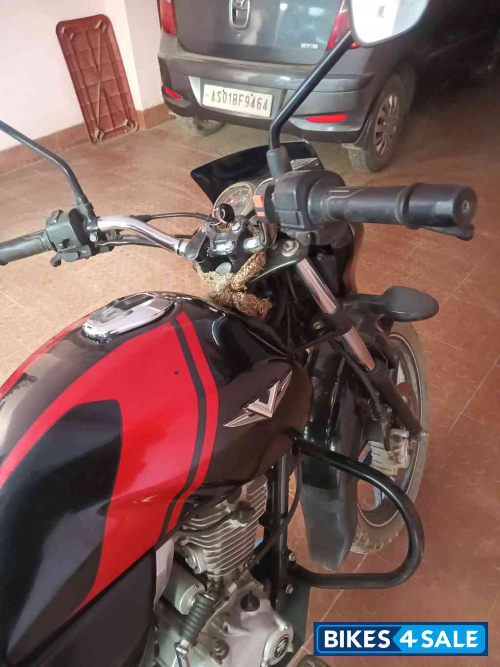 Ebony Black Bajaj V15 Ebony Black Bajaj V15