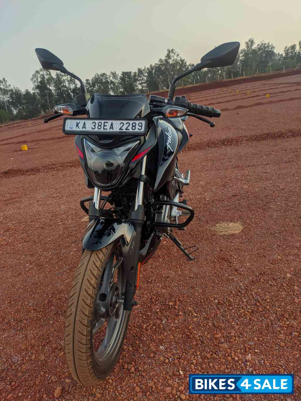 Black & Red Bajaj Pulsar P150 Twin Disc Split Seat
