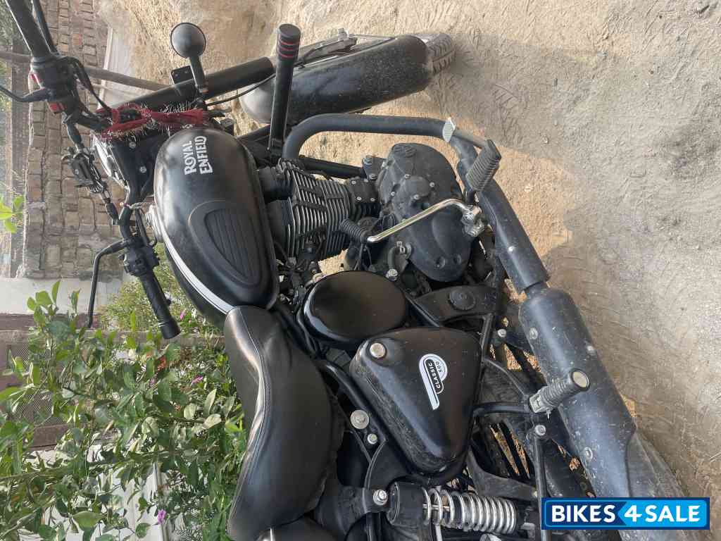 Royal Enfield Classic Stealth Black Royal Enfield Classic Stealth Black