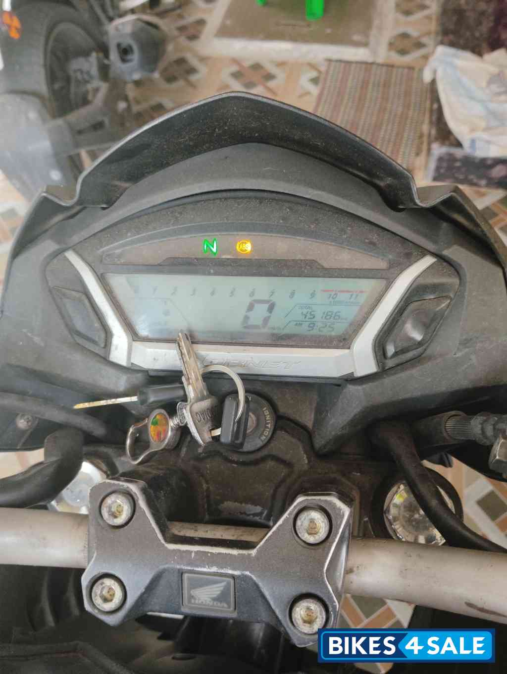 Honda CB Hornet 160R ABS