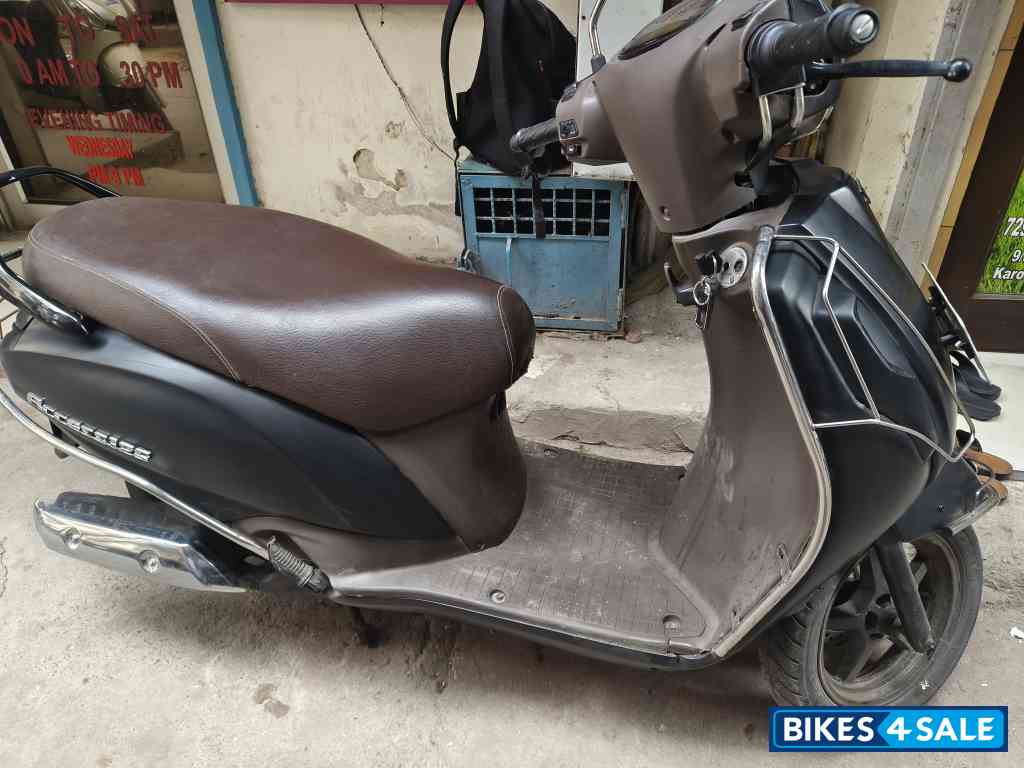 Black Mait Suzuki Access 125 Bluetooth Enabled Black Mait Suzuki Access 125 Bluetooth Enabled