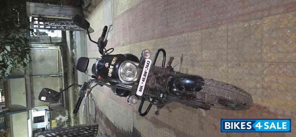 Black Bajaj Avenger 180 DTS-i Black Bajaj Avenger 180 DTS-i