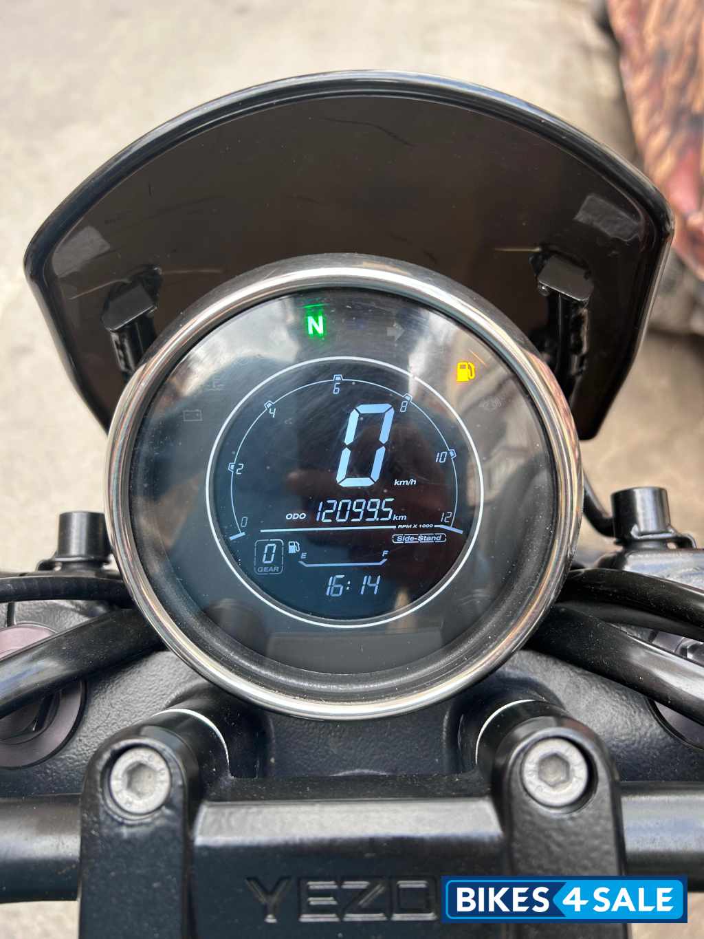 Hunter Green Yezdi Roadster Dark Hunter Green Yezdi Roadster Dark