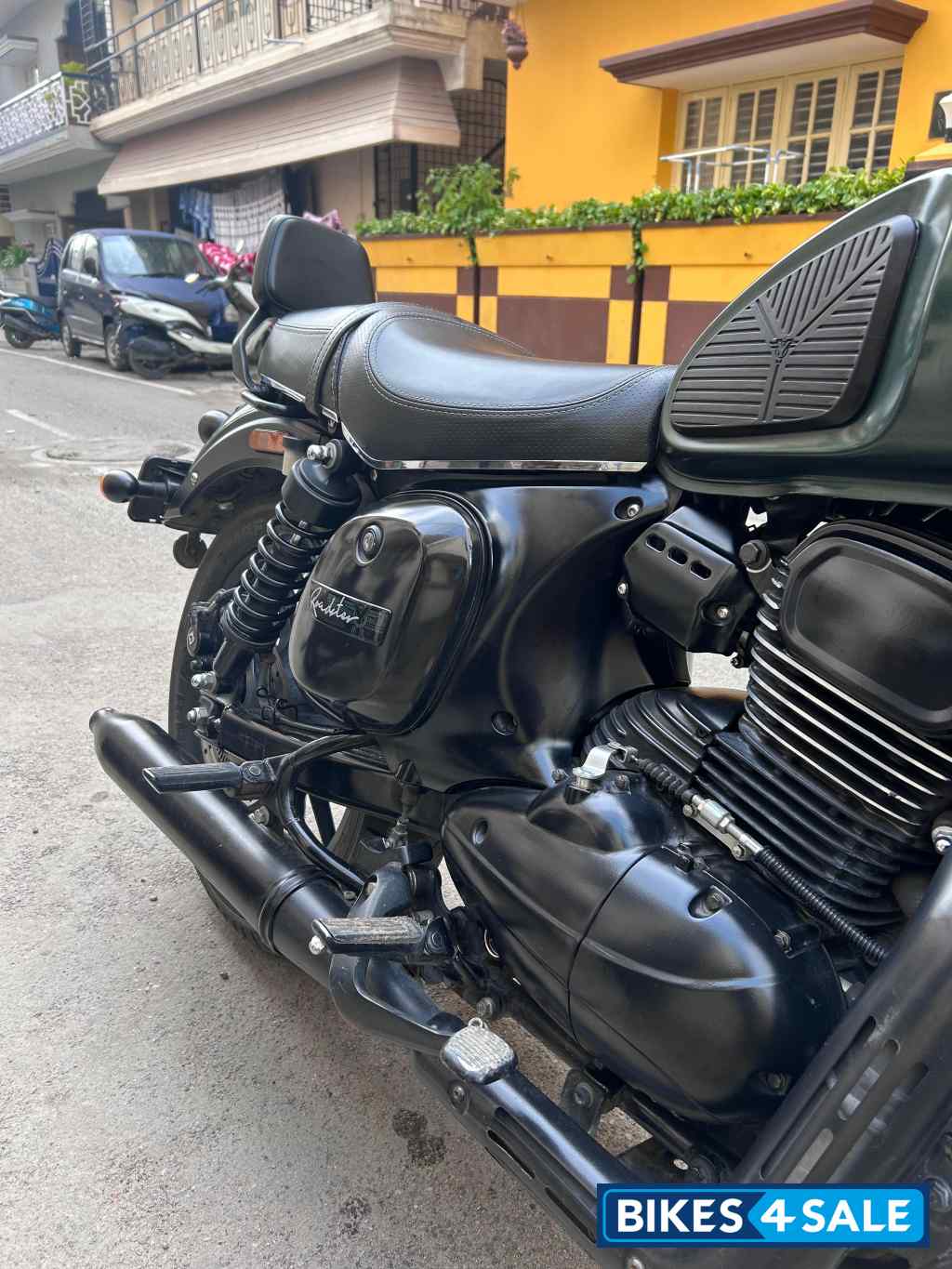 Hunter Green Yezdi Roadster Dark Hunter Green Yezdi Roadster Dark