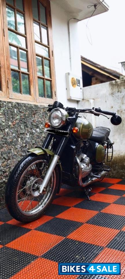 Galactic Green Jawa Jawa BS6 Galactic Green Jawa Jawa BS6