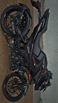 Black Bajaj Pulsar N160 Dual Channel ABS