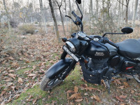 Stealth Black Royal Enfield Classic Stealth Black