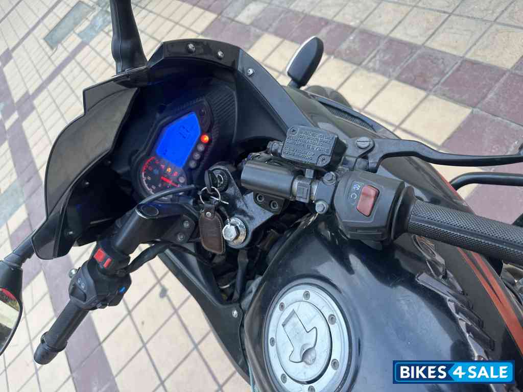 Bajaj Pulsar 220F Bajaj Pulsar 220F