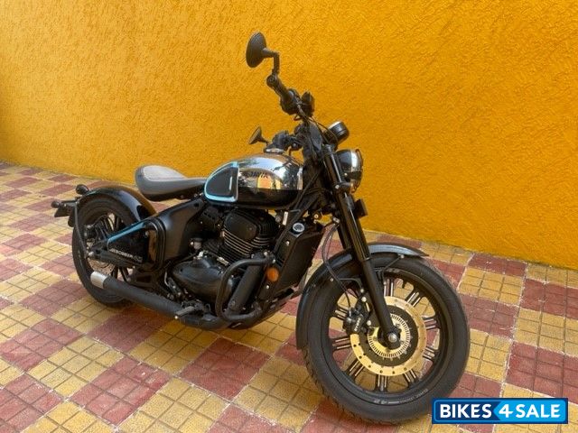 Jawa 42 Bobber Black Mirror