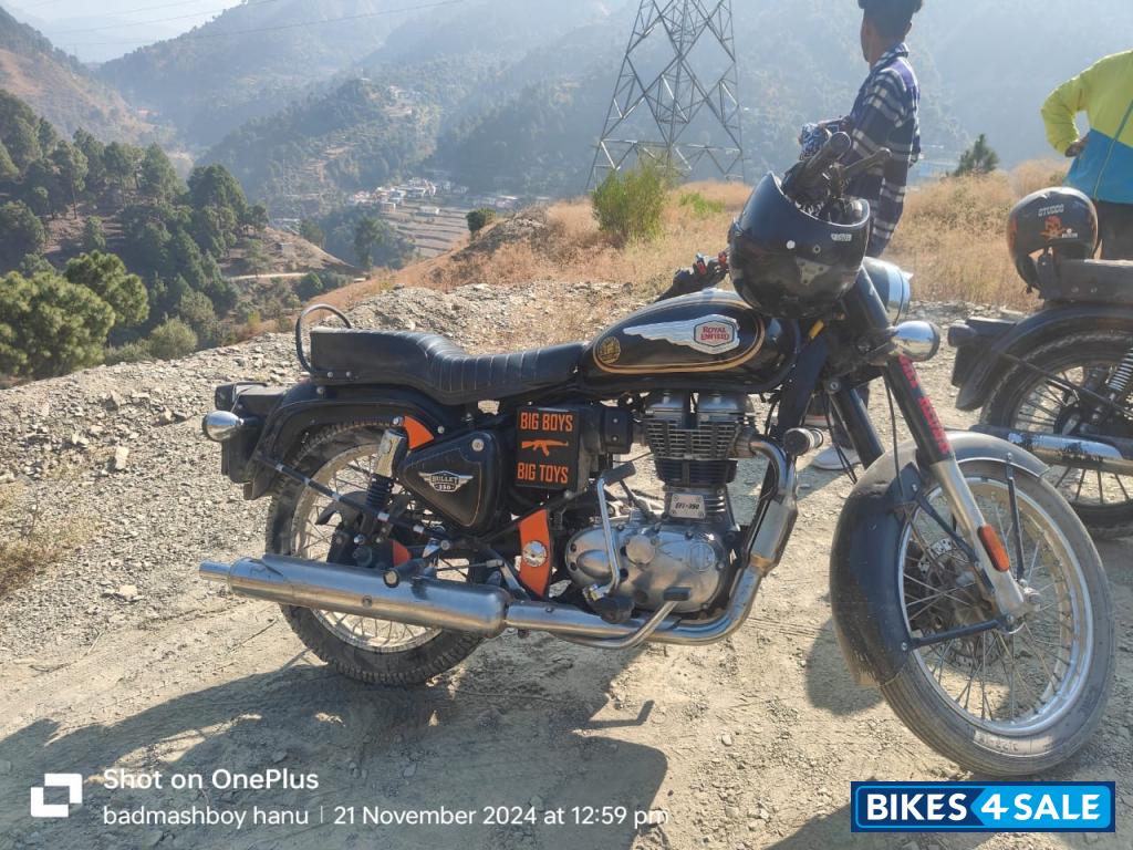 Black Royal Enfield Bullet Standard 350 Black Royal Enfield Bullet Standard 350