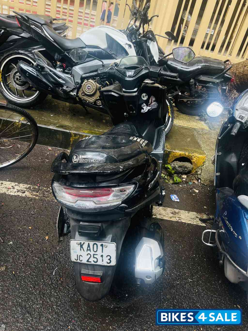 Black Suzuki Burgman Street Black Suzuki Burgman Street