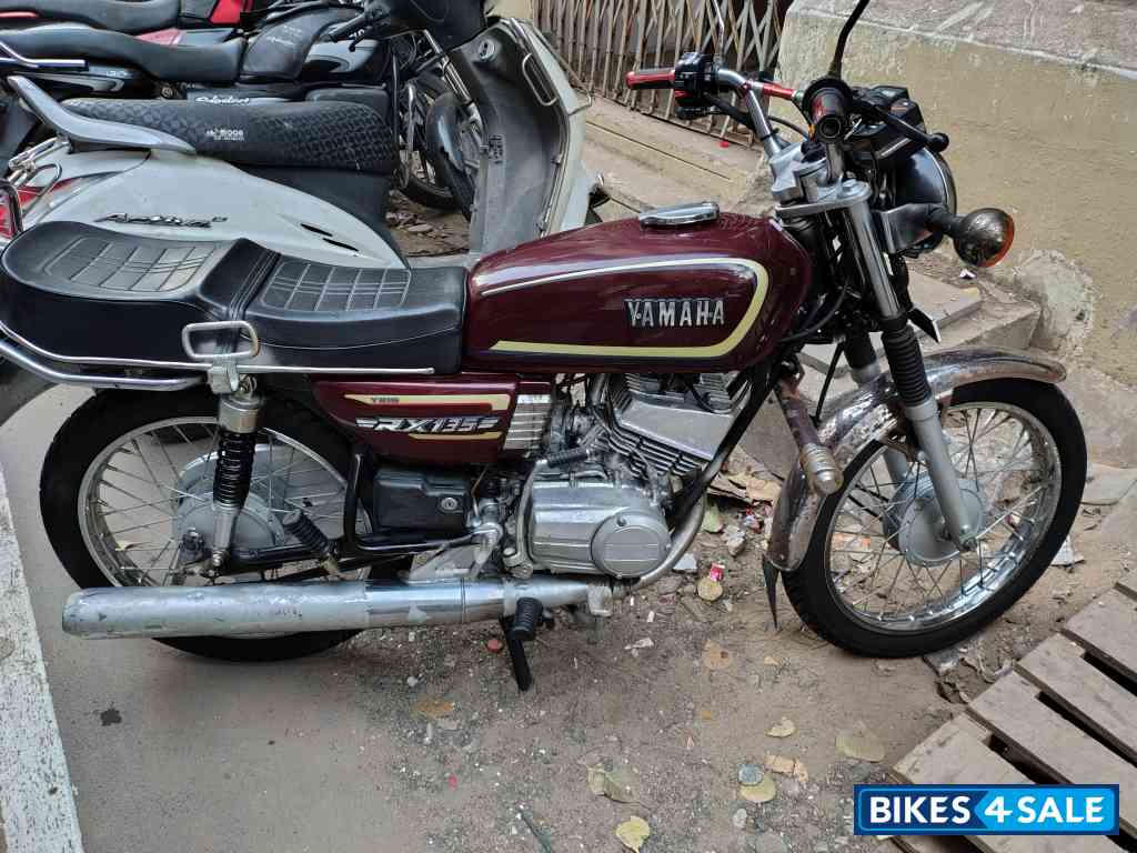 Red Yamaha RX 135 Red Yamaha RX 135