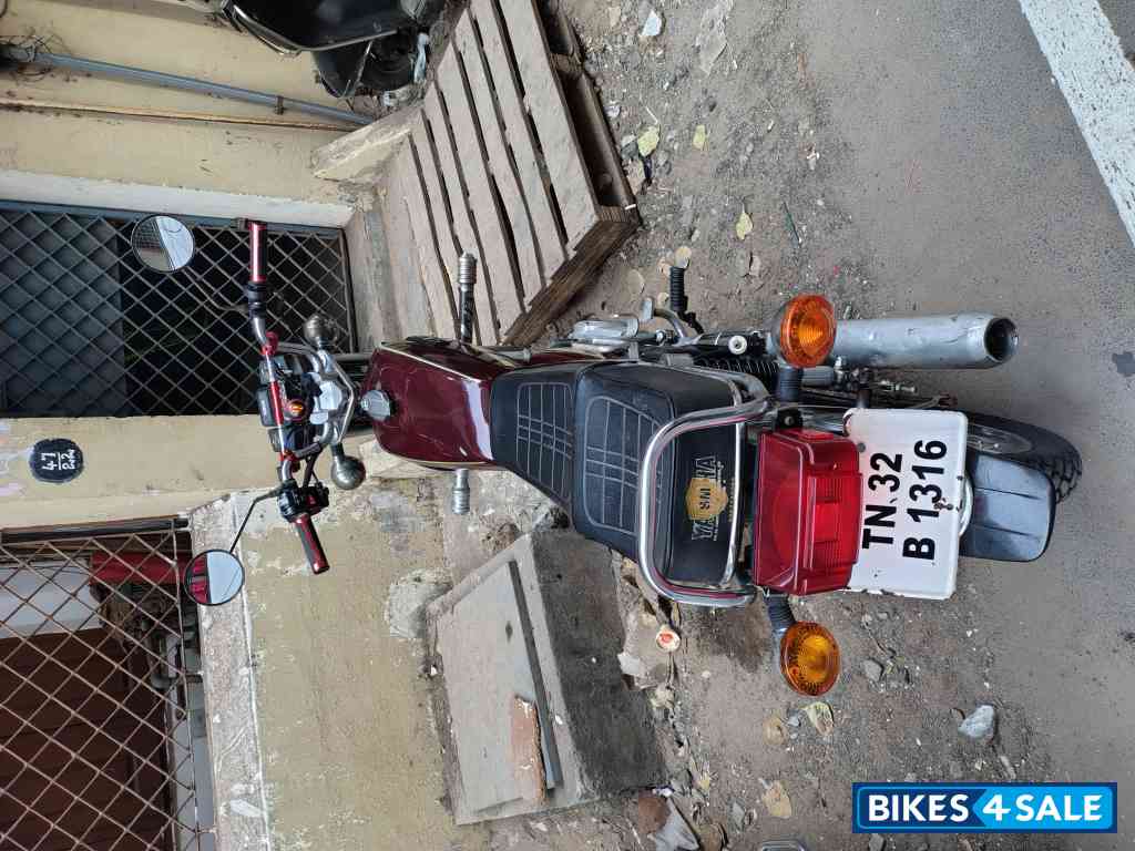 Red Yamaha RX 135 Red Yamaha RX 135