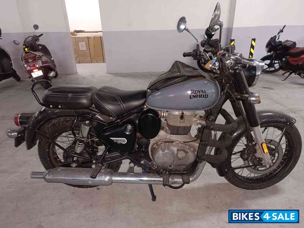 Grey Royal Enfield Classic 350 BS VI Grey Royal Enfield Classic 350 BS VI