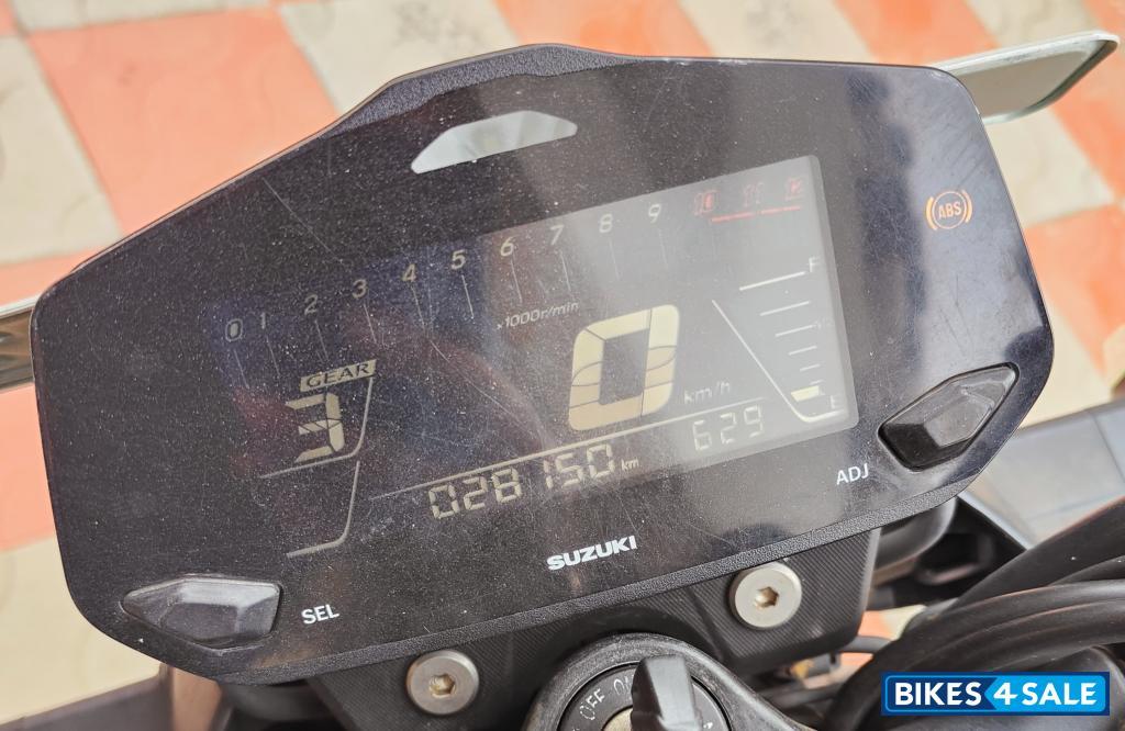 Black Suzuki Gixxer 250 Black Suzuki Gixxer 250