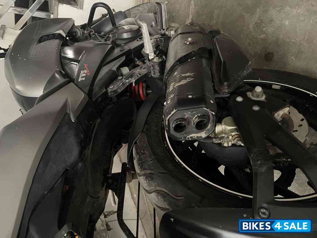 TVS Apache RTR 200 4V TVS Apache RTR 200 4V